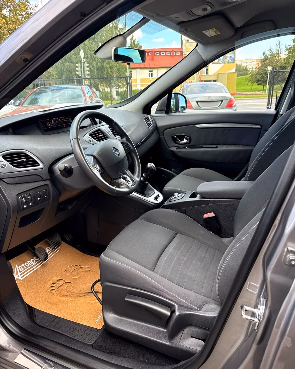 Renault Scenic фото 8