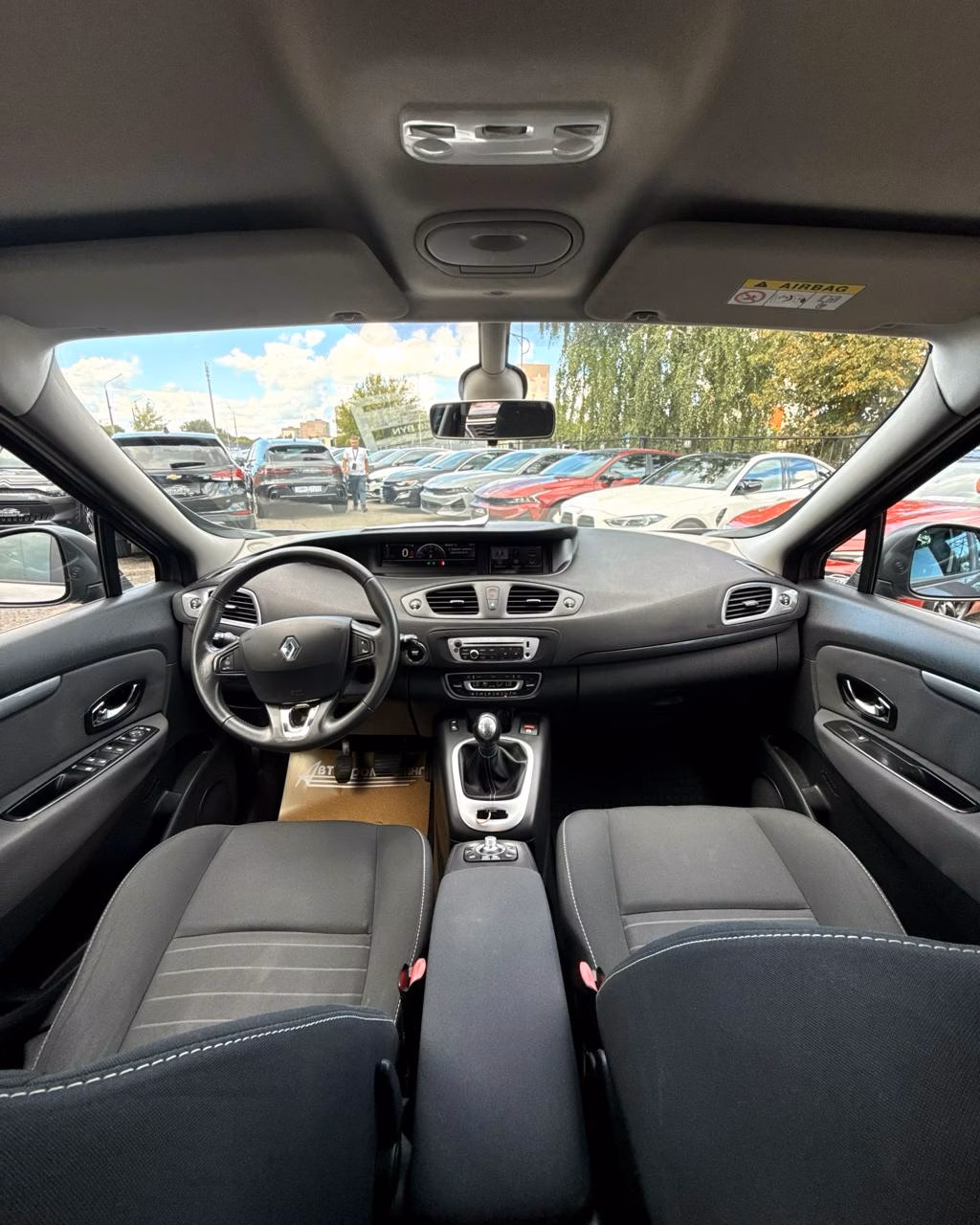 Renault Scenic фото 9