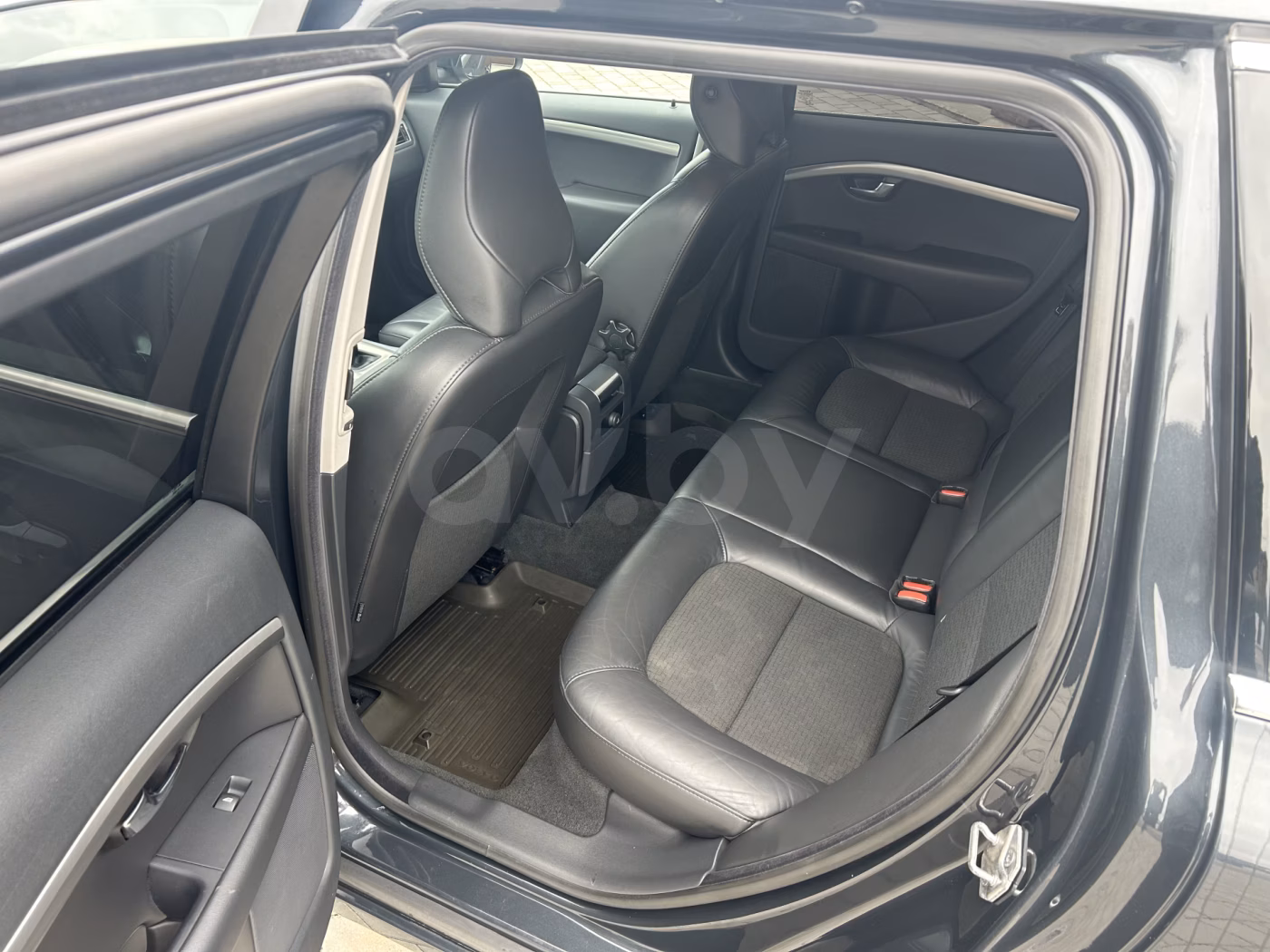 Volvo V70 фото 13