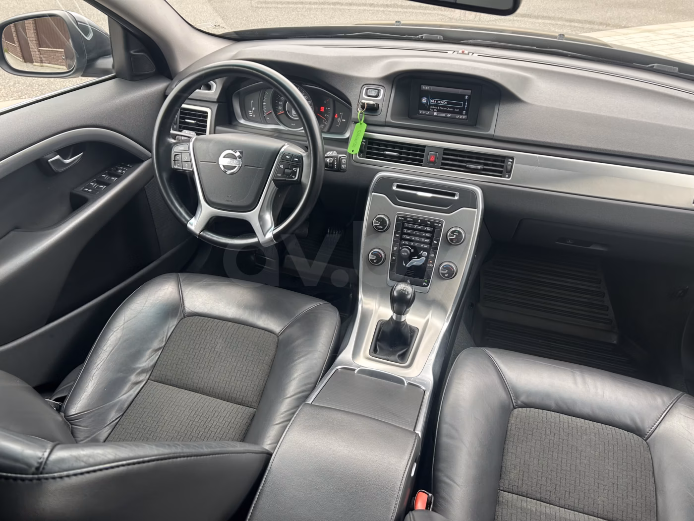 Volvo V70 фото 11