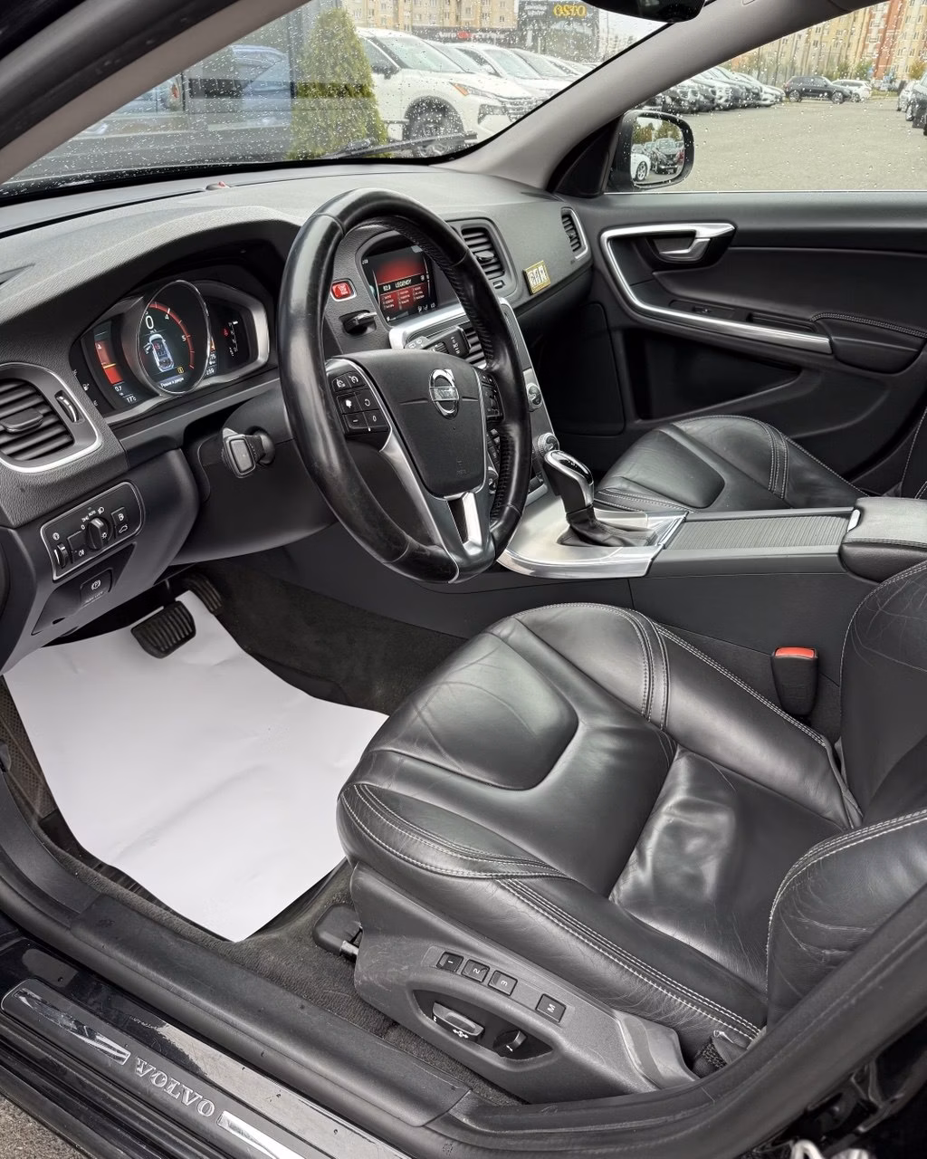 Volvo V60 фото 11