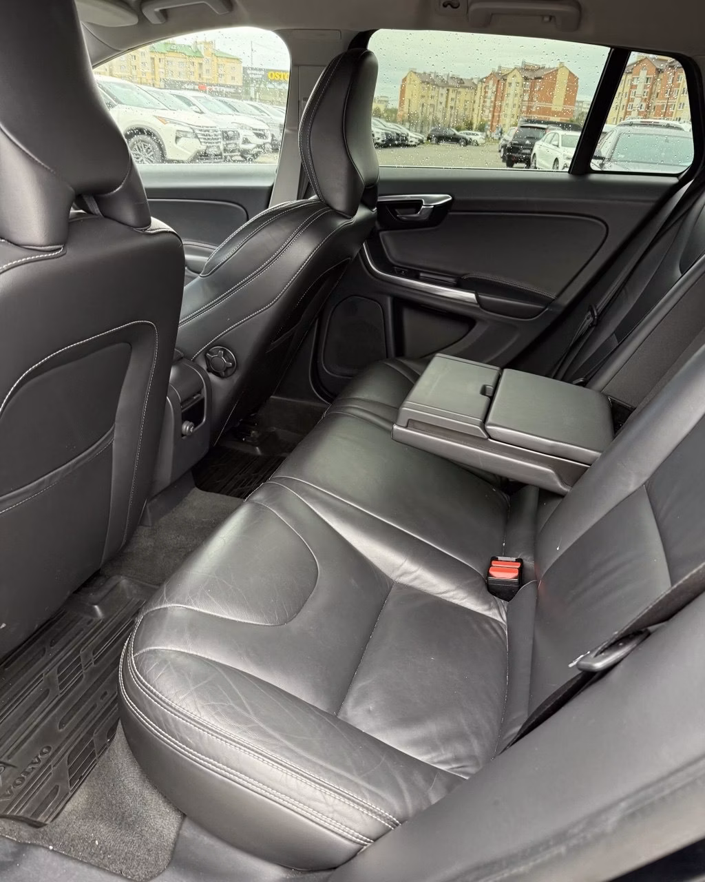 Volvo V60 фото 13