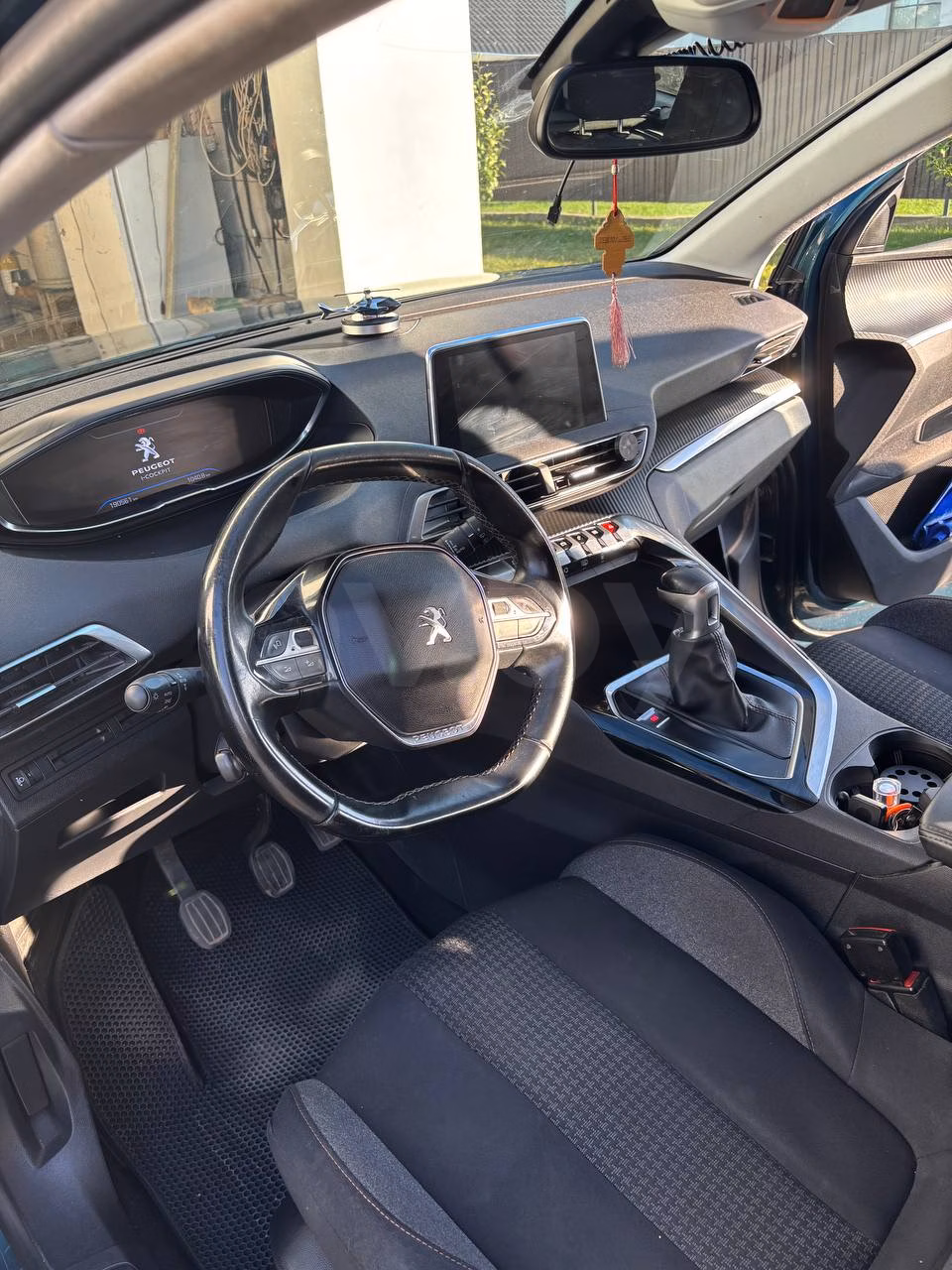 Peugeot 5008 фото 9