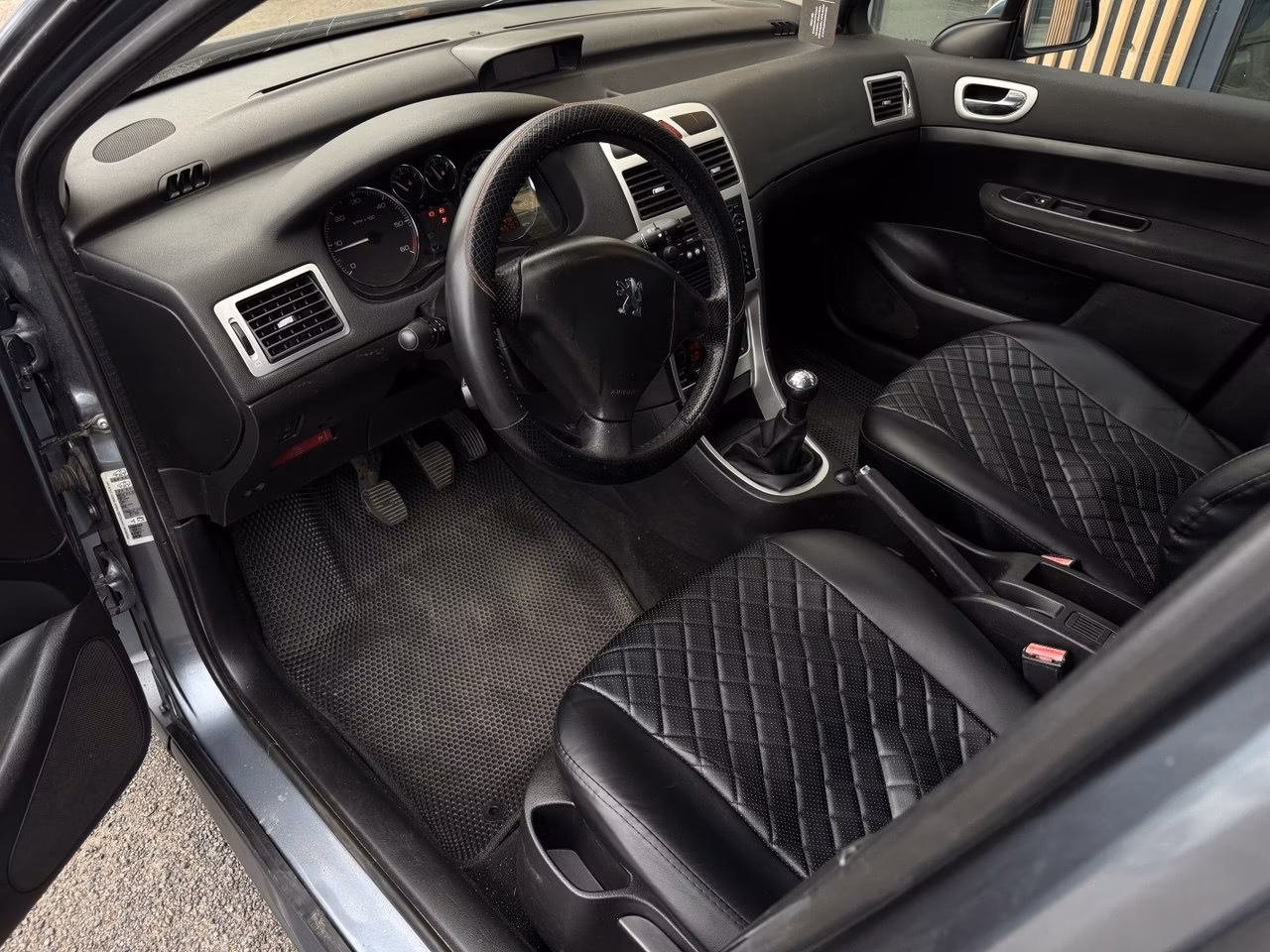 Peugeot 307 фото 6