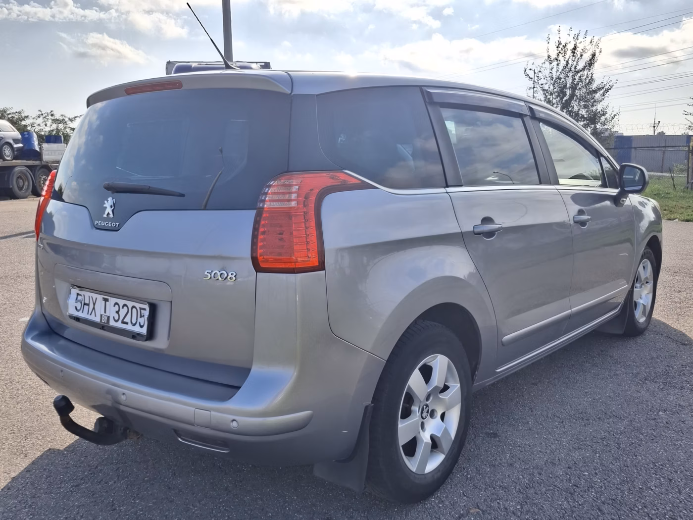 Peugeot 5008 фото 4