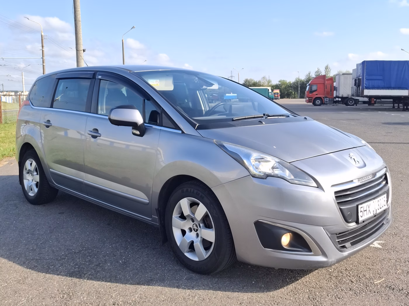 Peugeot 5008 фото 3