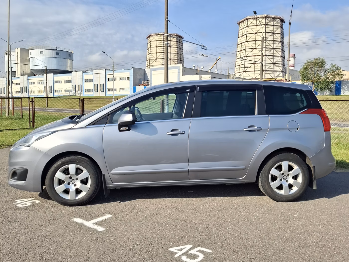 Peugeot 5008 фото 7