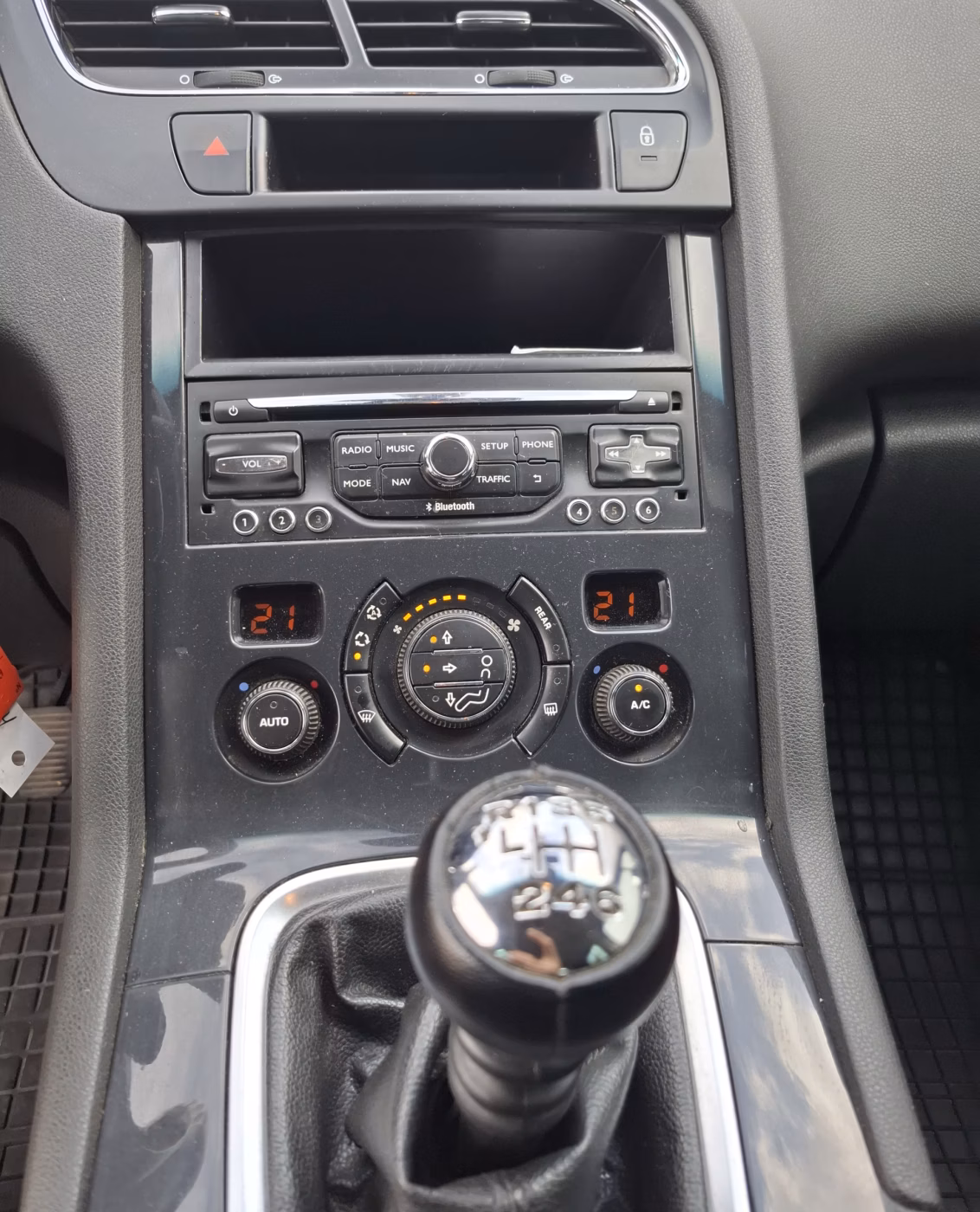 Peugeot 5008 фото 15