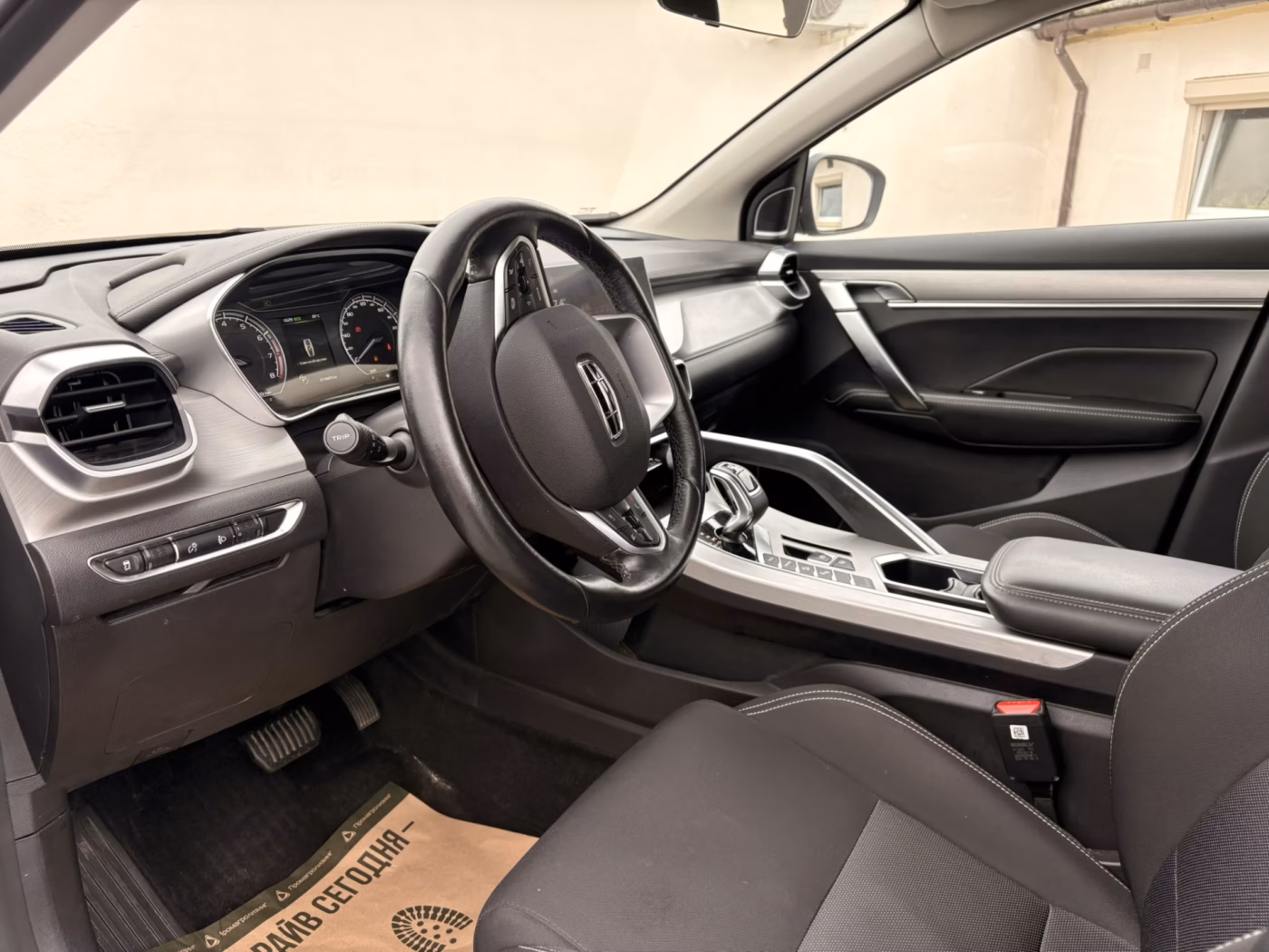 Geely Coolray фото 12