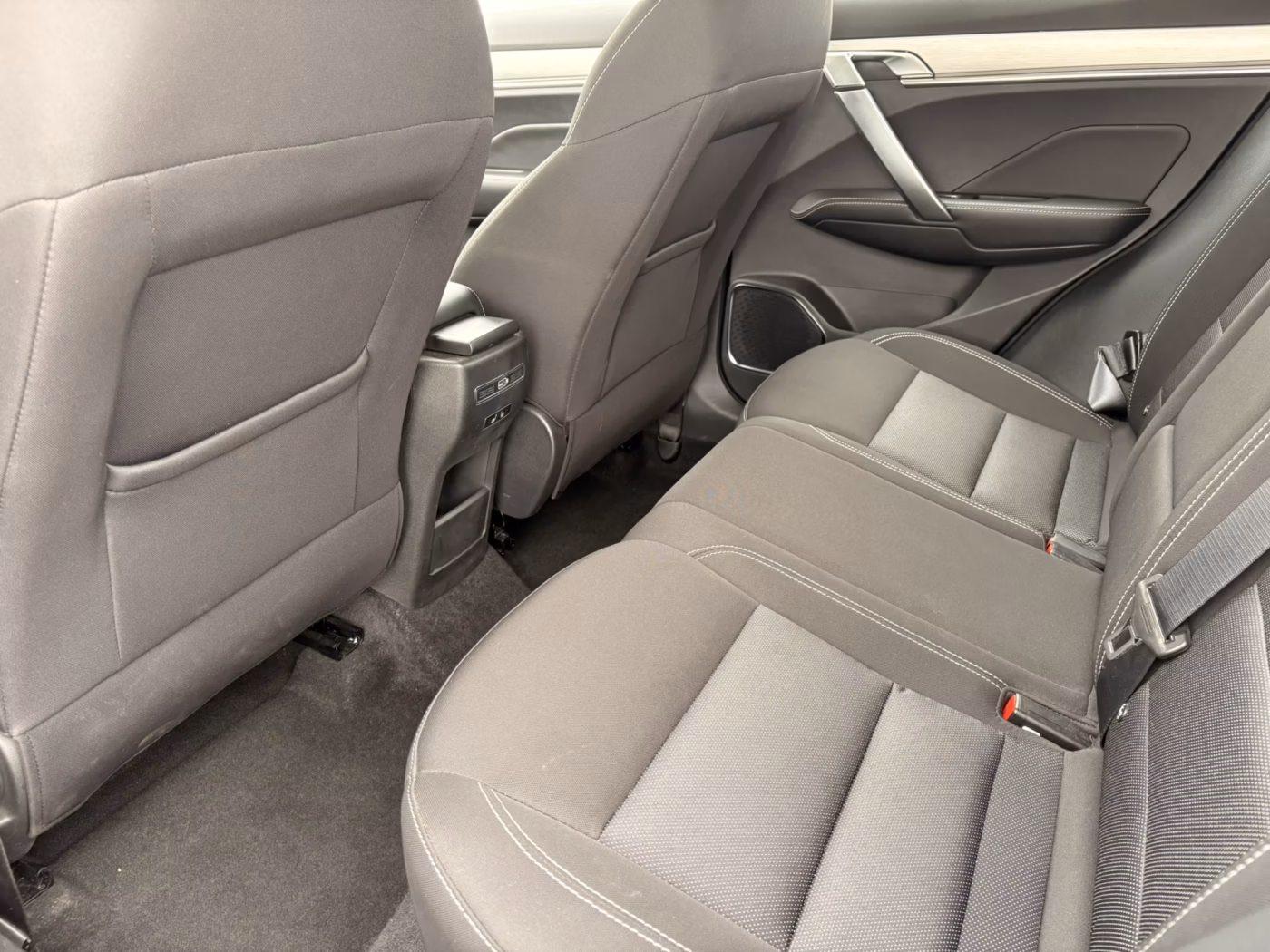 Geely Coolray фото 13