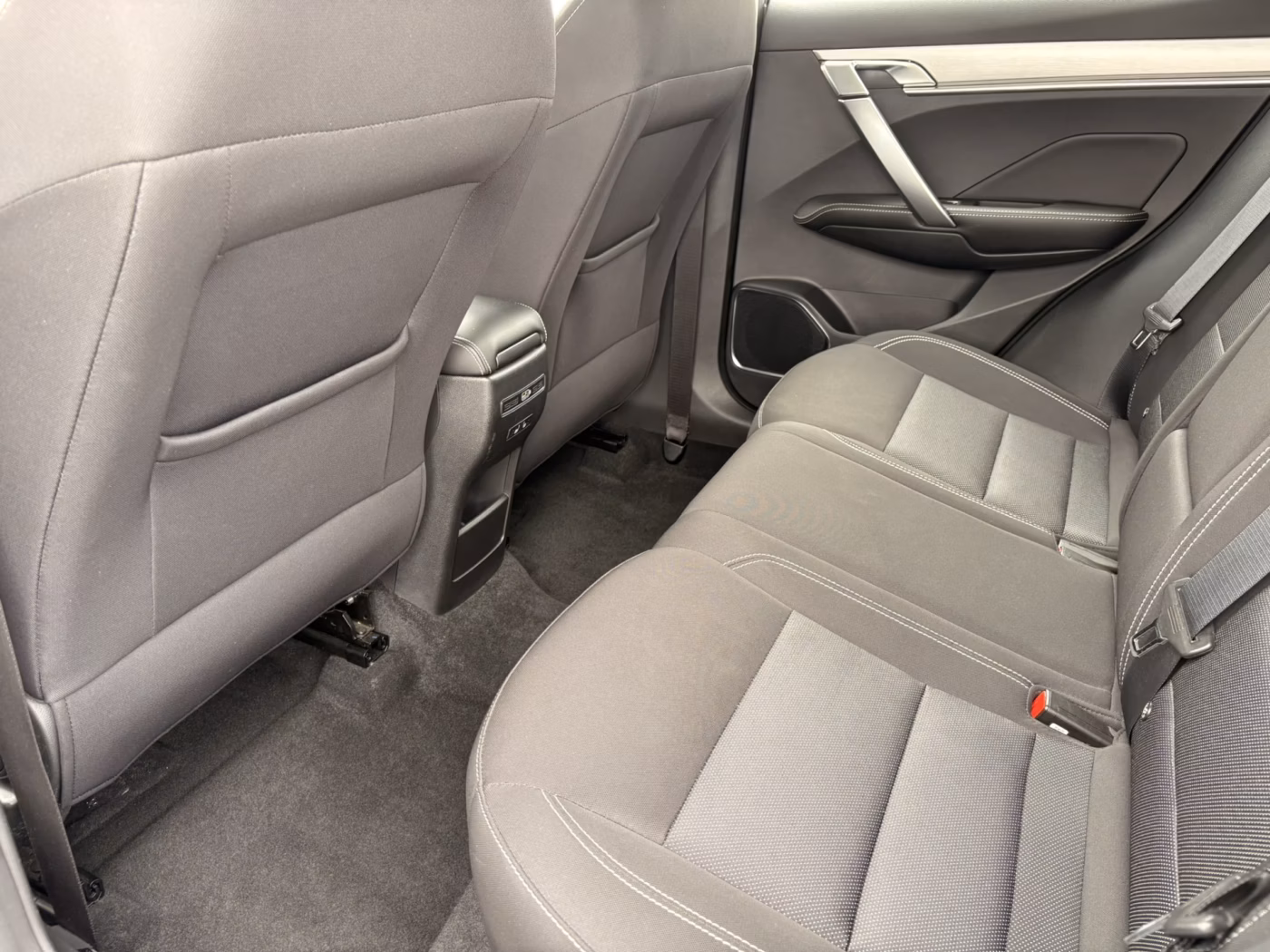 Geely Coolray фото 12