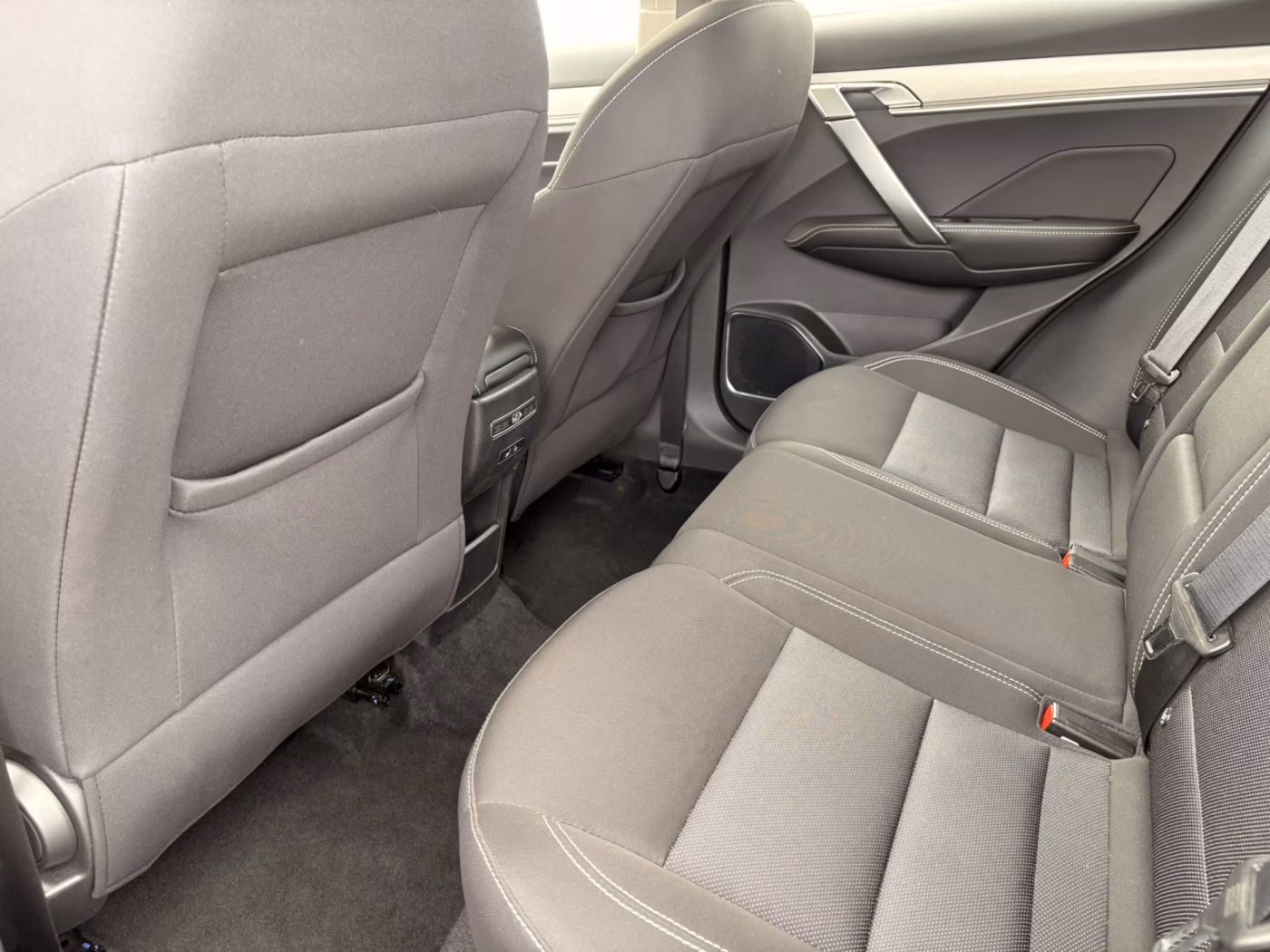 Geely Coolray фото 13
