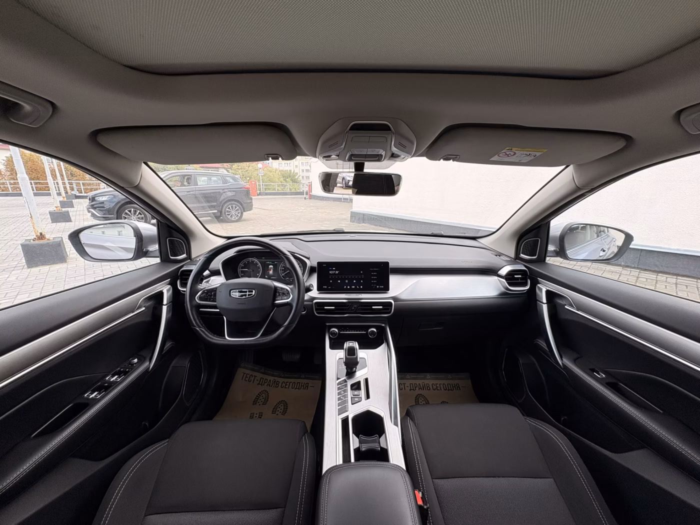 Geely Coolray фото 11