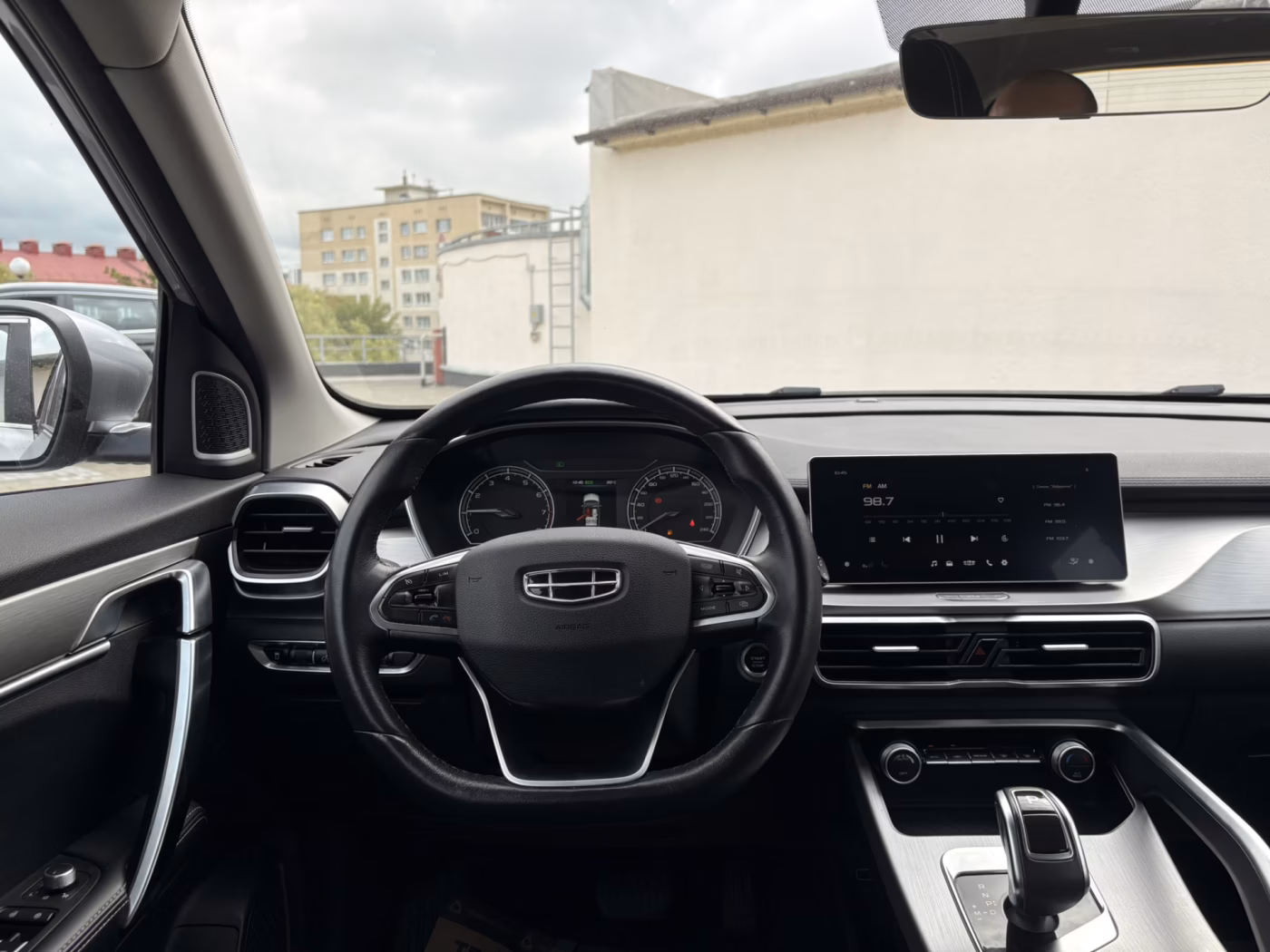 Geely Coolray фото 12