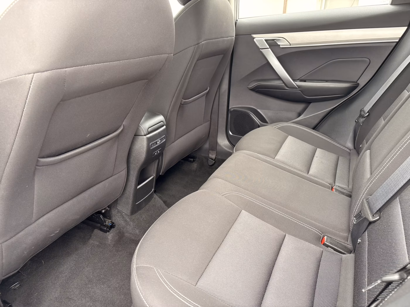 Geely Coolray фото 13