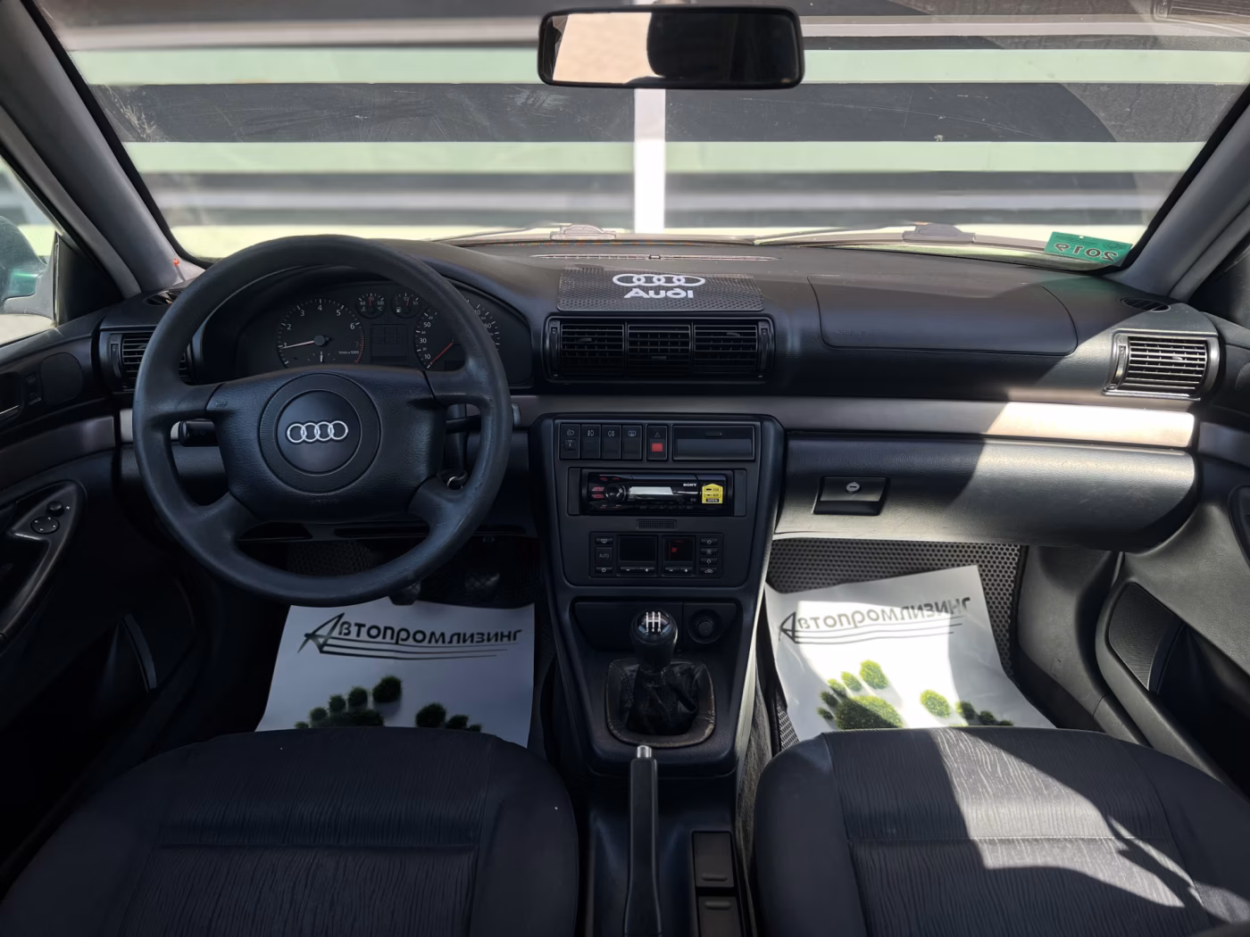 Audi A4 фото 8