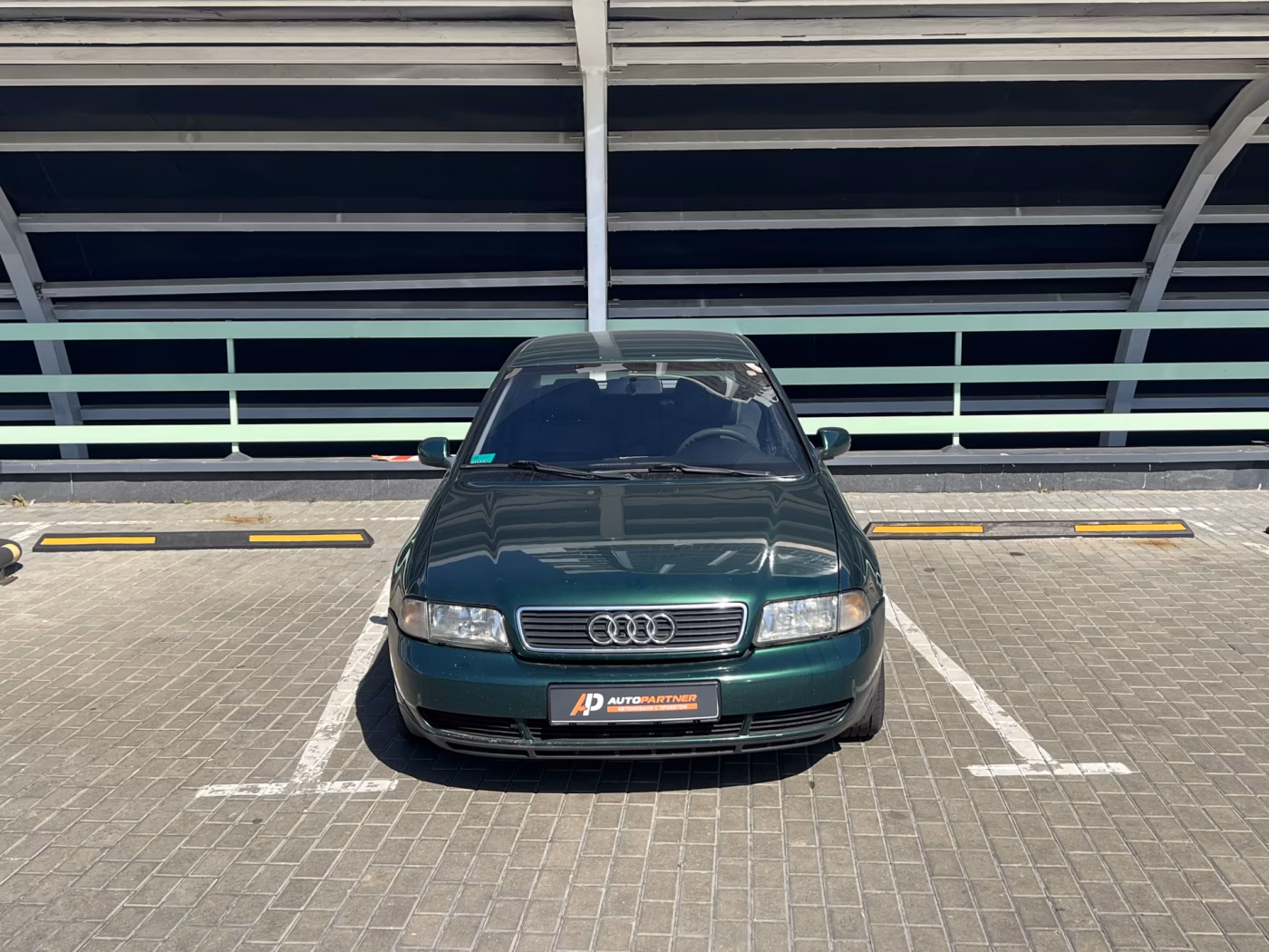 Audi A4 фото 2