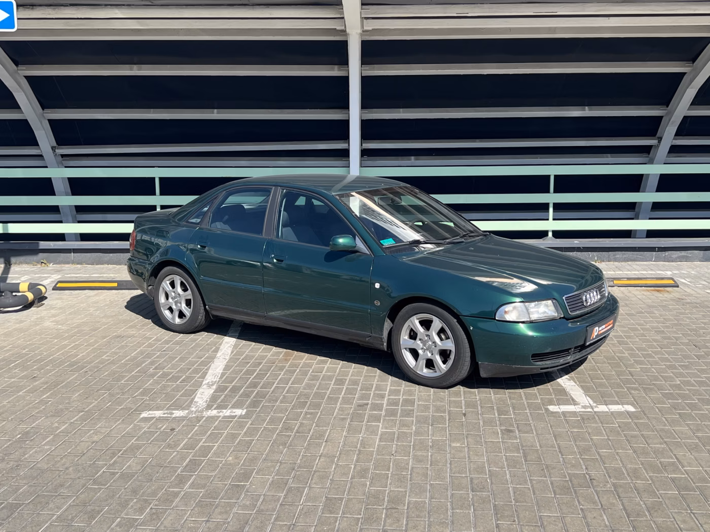 Audi A4 фото 3