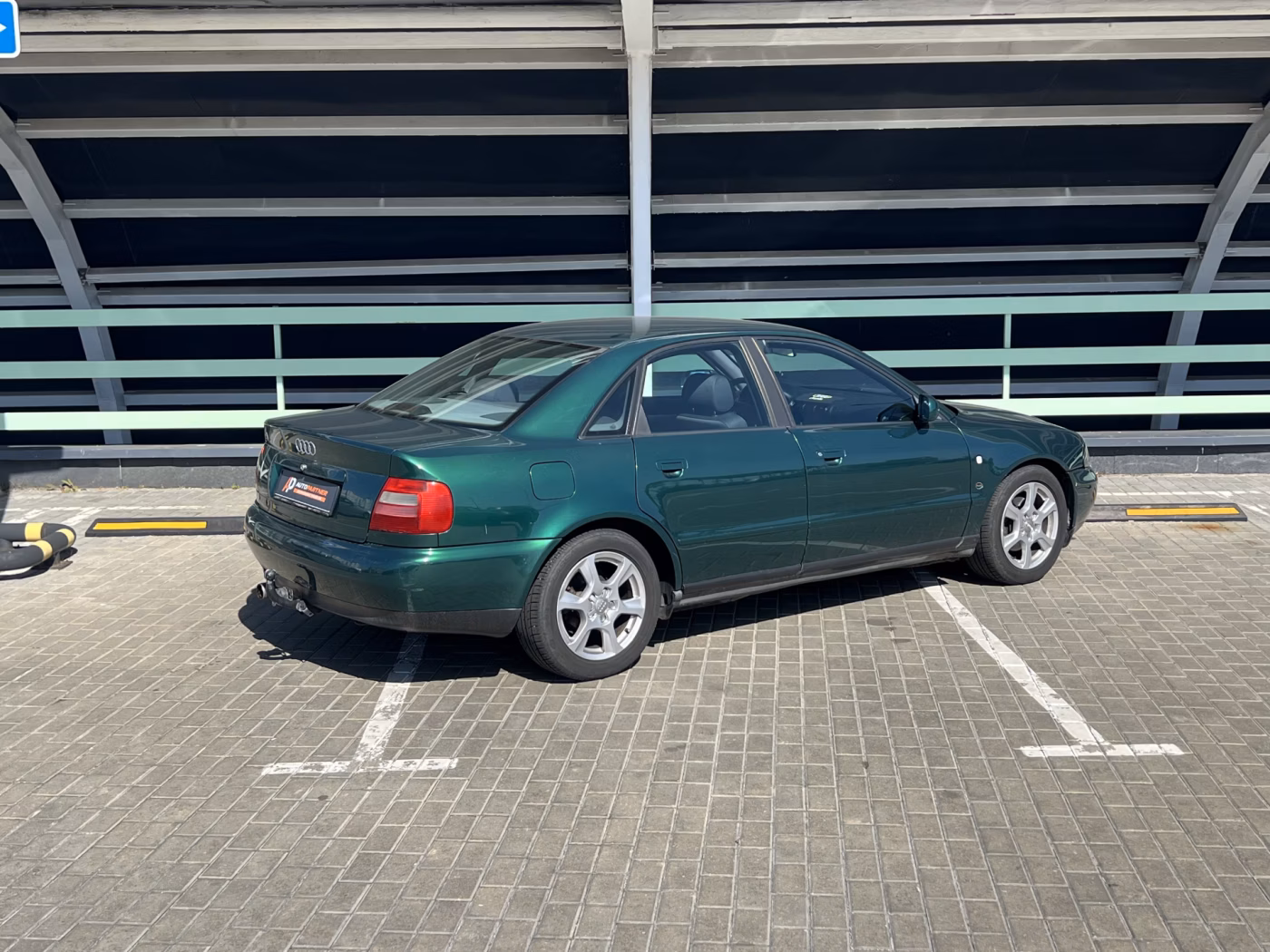 Audi A4 фото 4