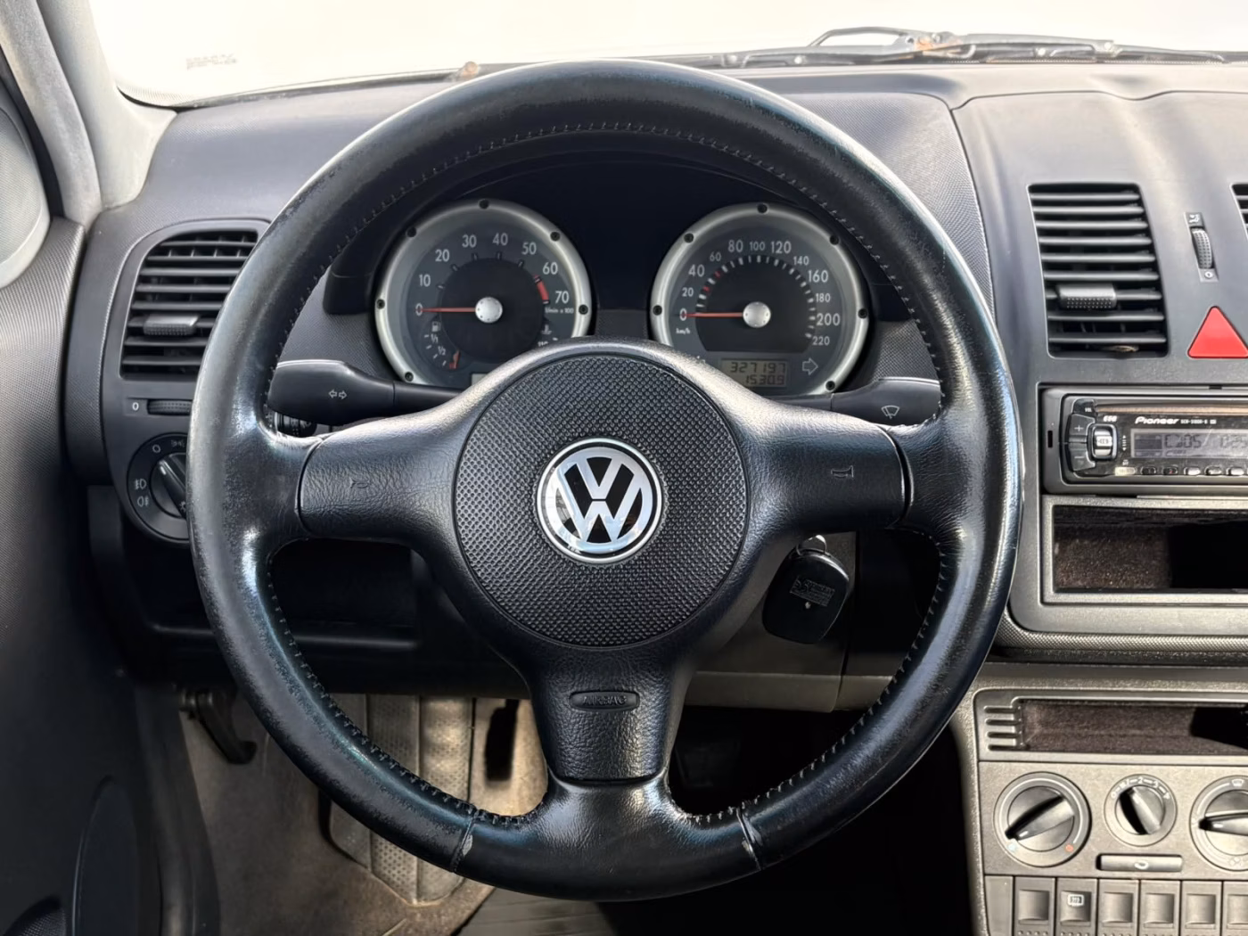 Volkswagen Polo фото 8