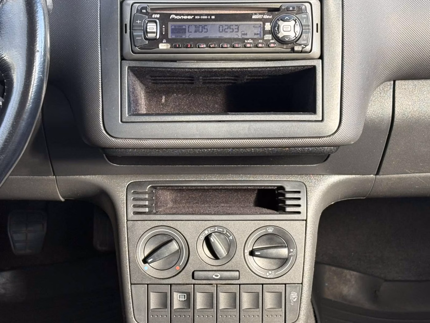 Volkswagen Polo фото 12