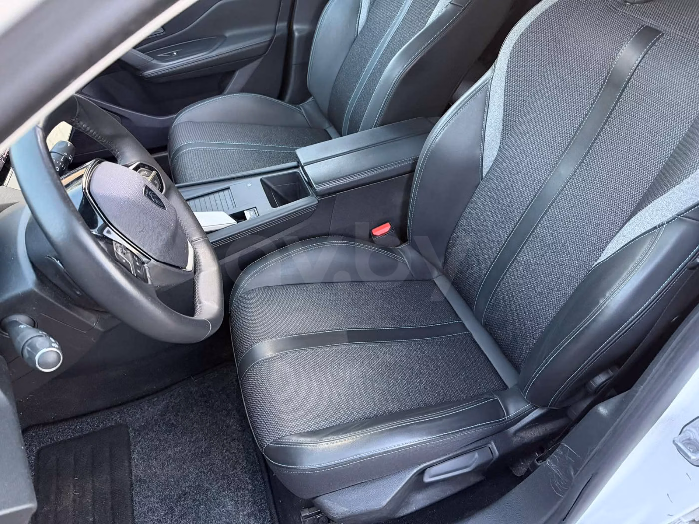 Peugeot 308 фото 9