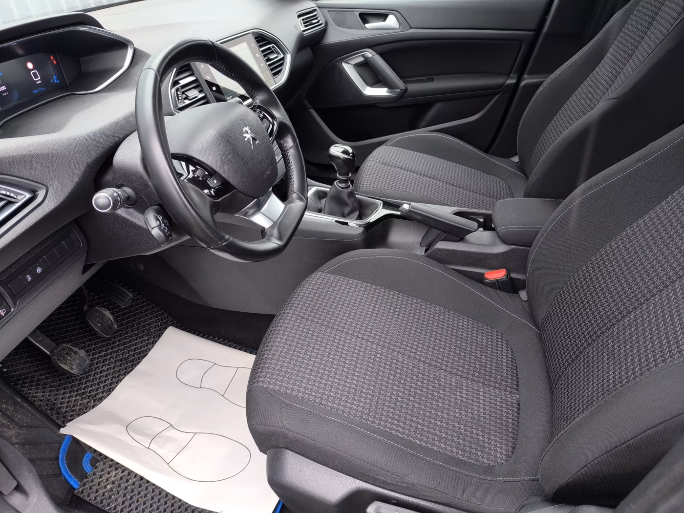 Peugeot 308 фото 8