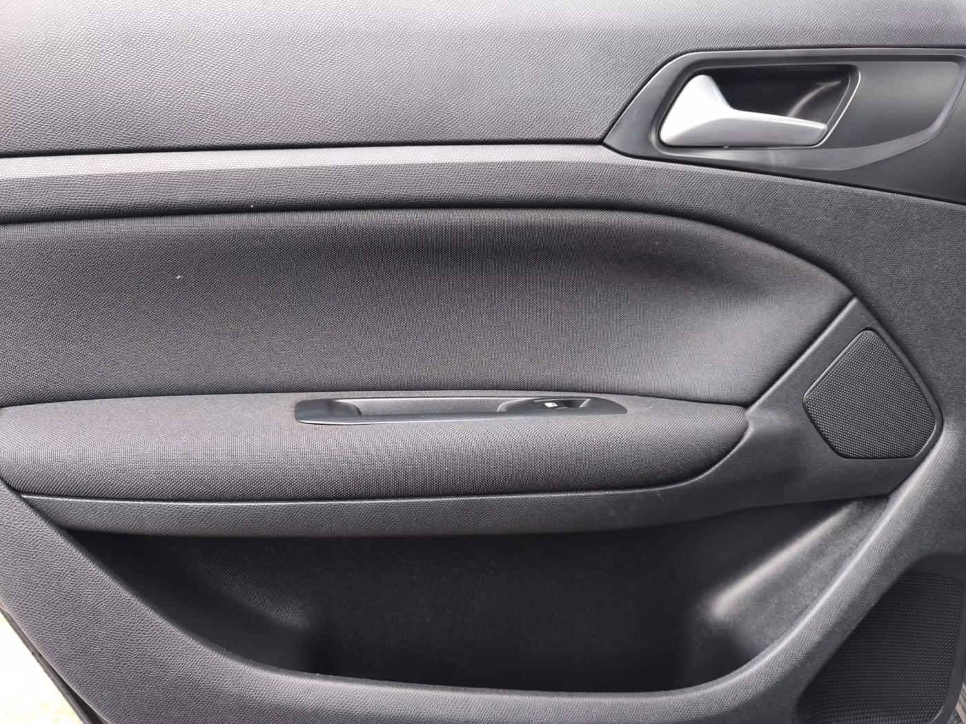 Peugeot 308 фото 9