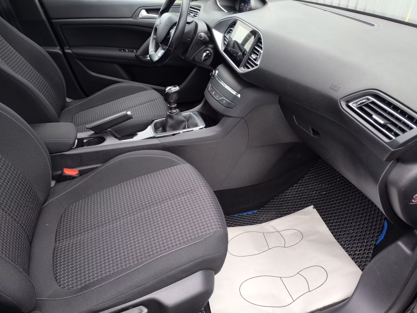 Peugeot 308 фото 12