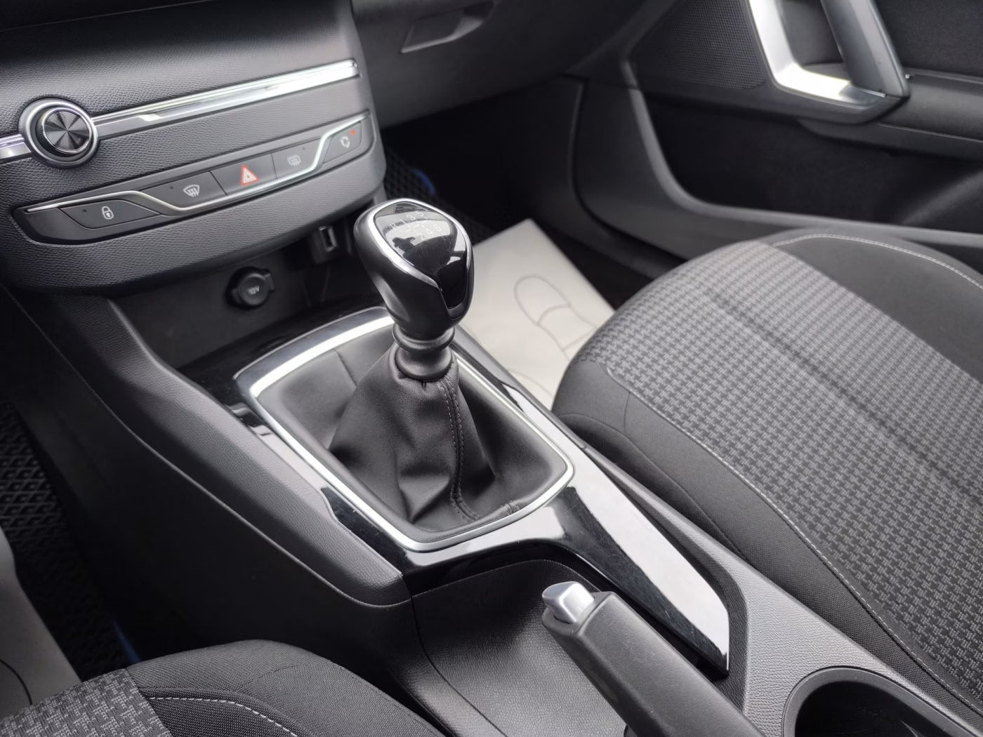 Peugeot 308 фото 16
