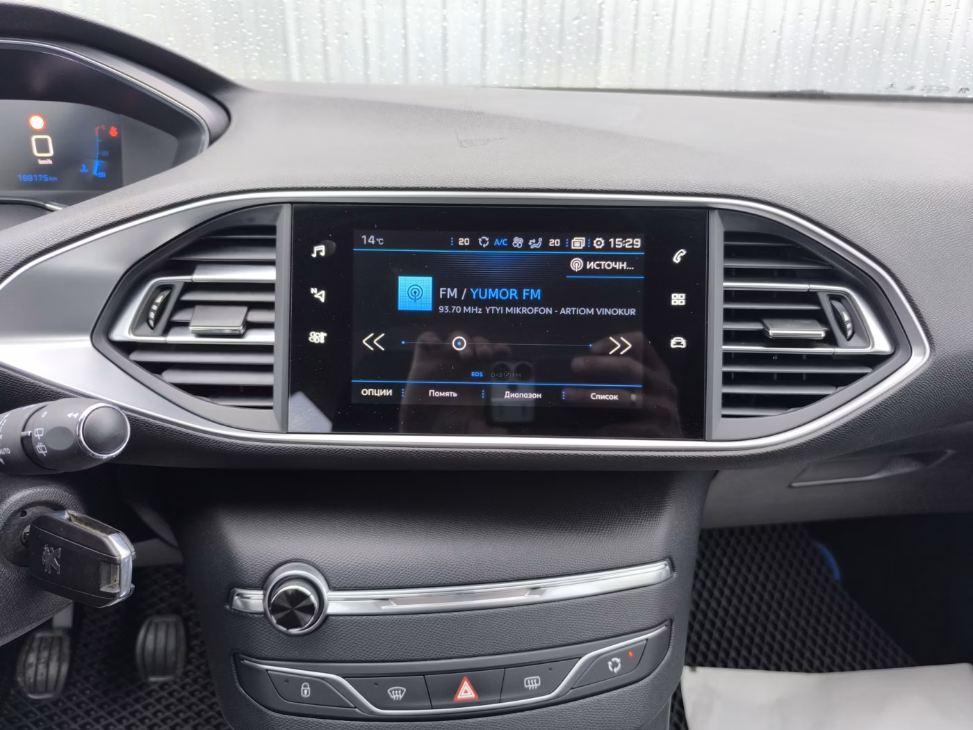Peugeot 308 фото 17
