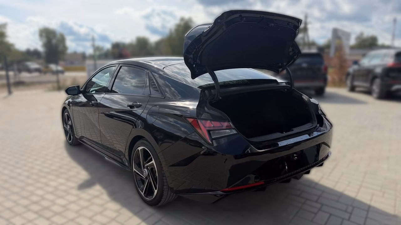 Hyundai Elantra фото 6