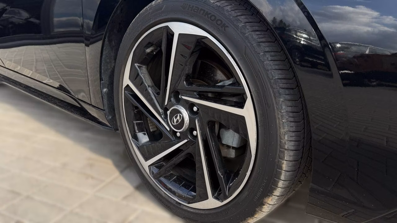 Hyundai Elantra фото 8