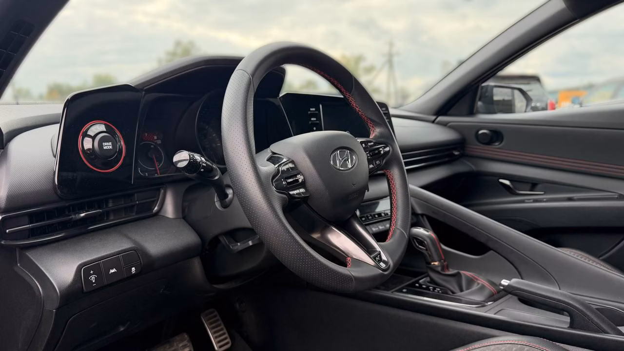 Hyundai Elantra фото 12