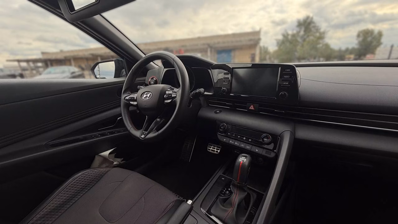 Hyundai Elantra фото 11