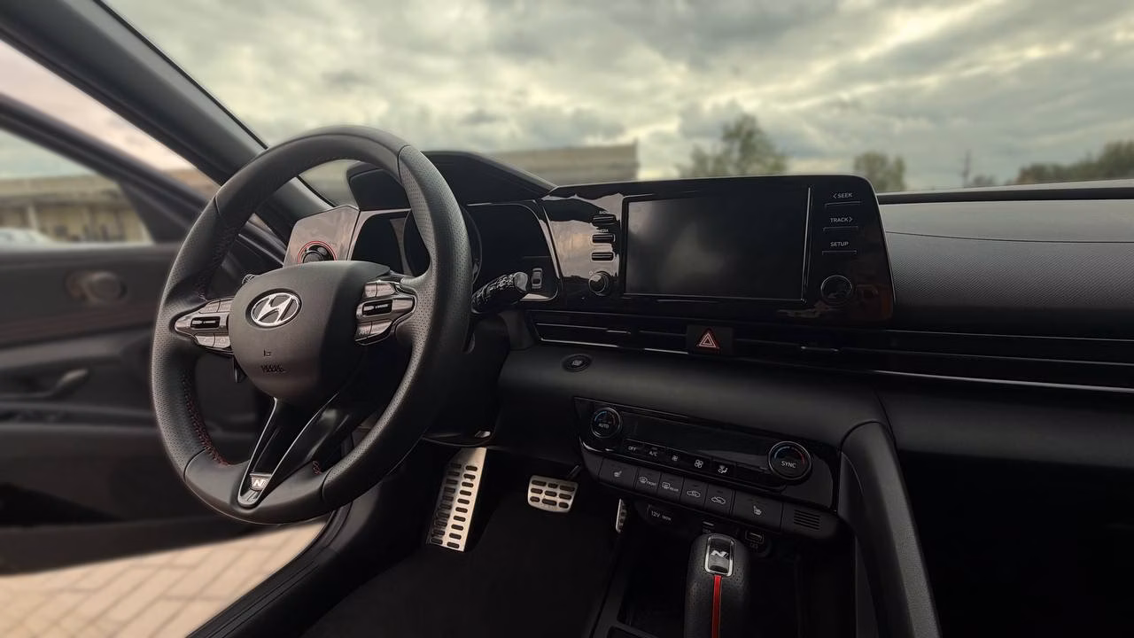 Hyundai Elantra фото 13