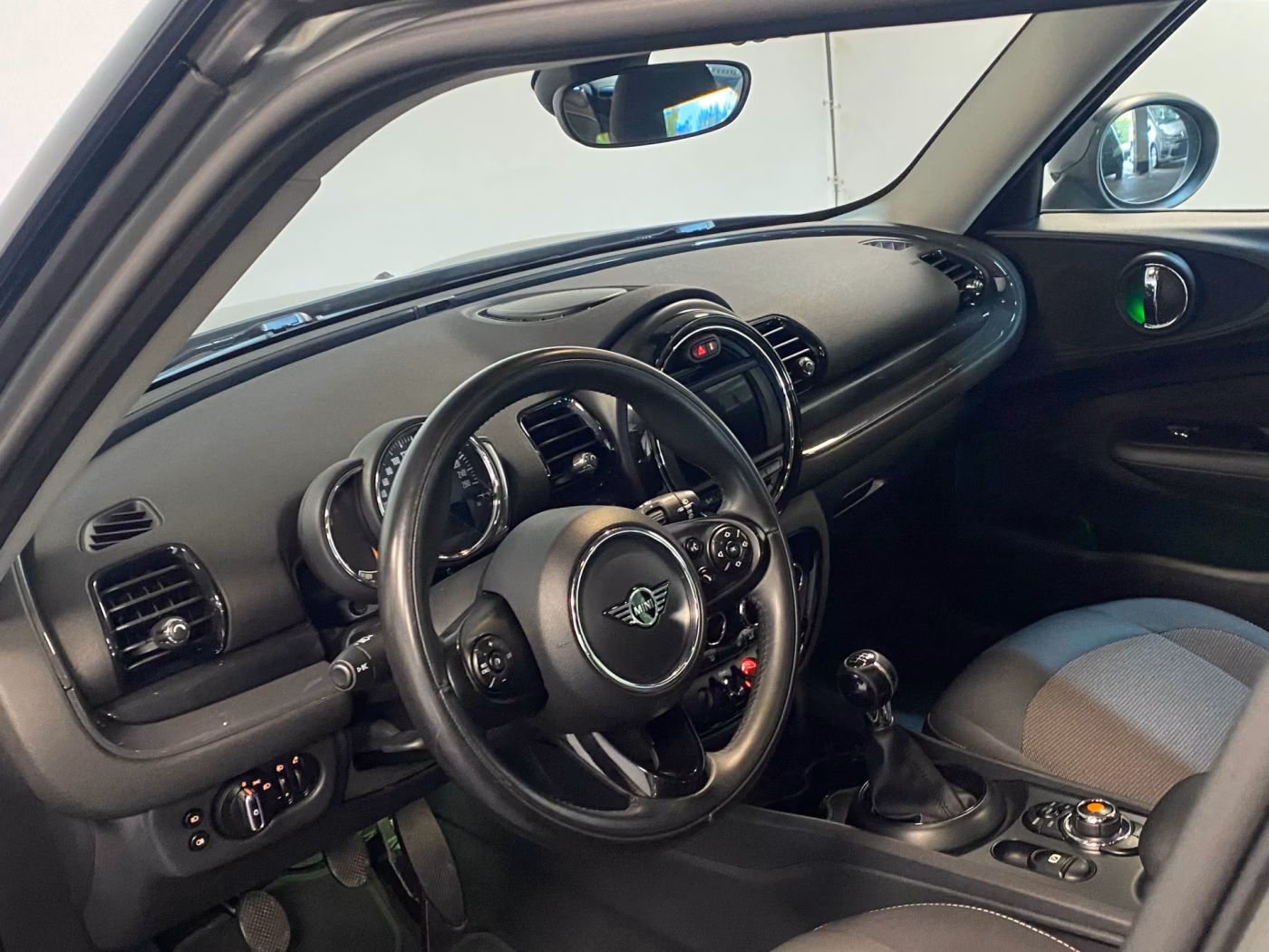 MINI Clubman фото 7