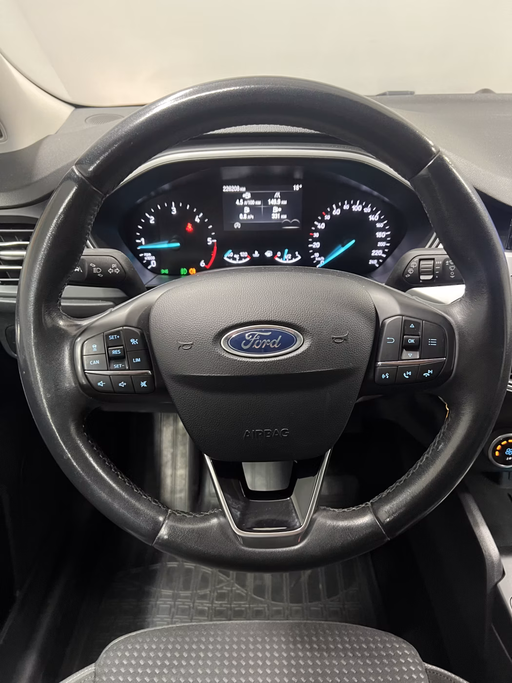 Ford Focus фото 12