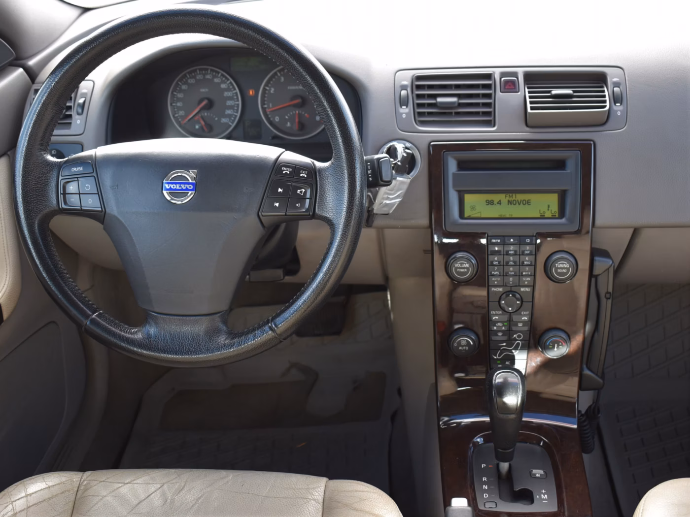Volvo S40 фото 9