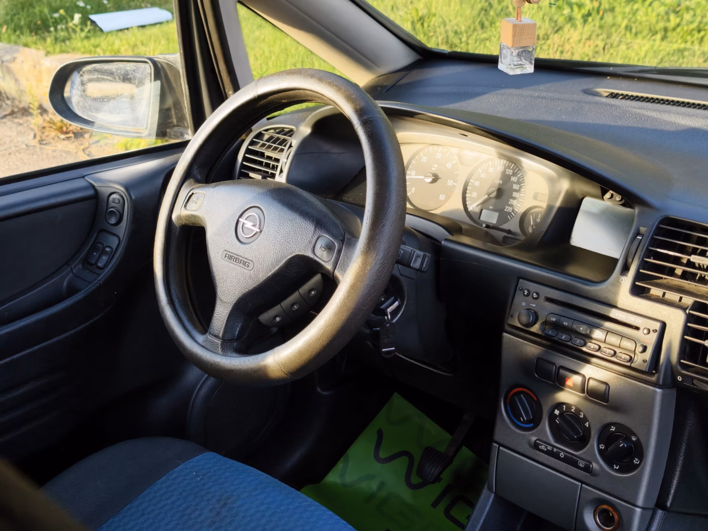 Opel Zafira фото 13
