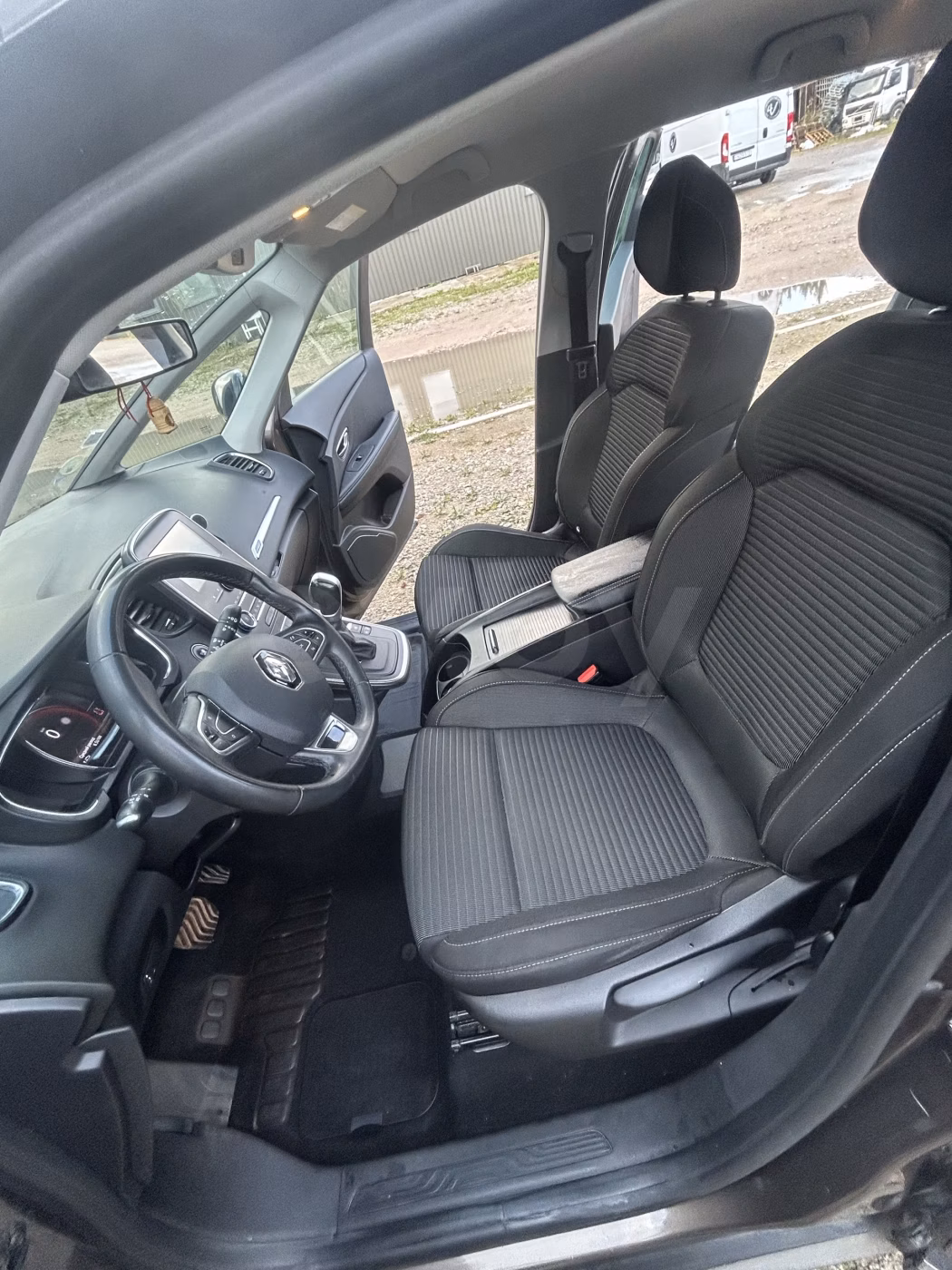 Renault Grand Scenic фото 15