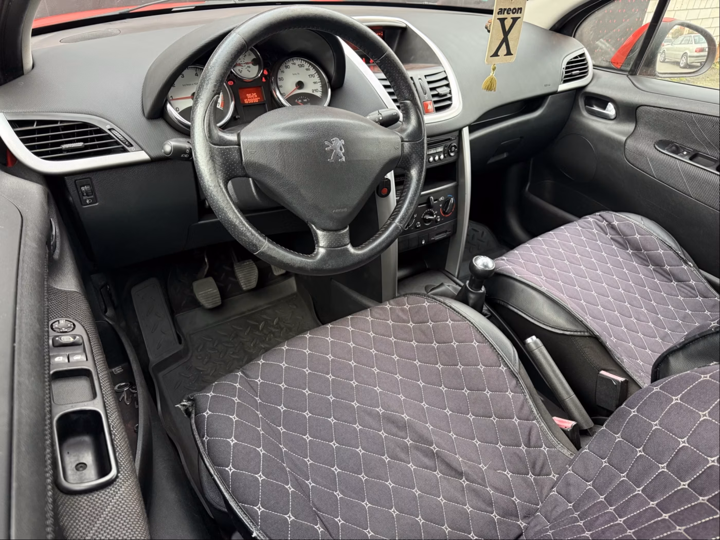 Peugeot 207 фото 7