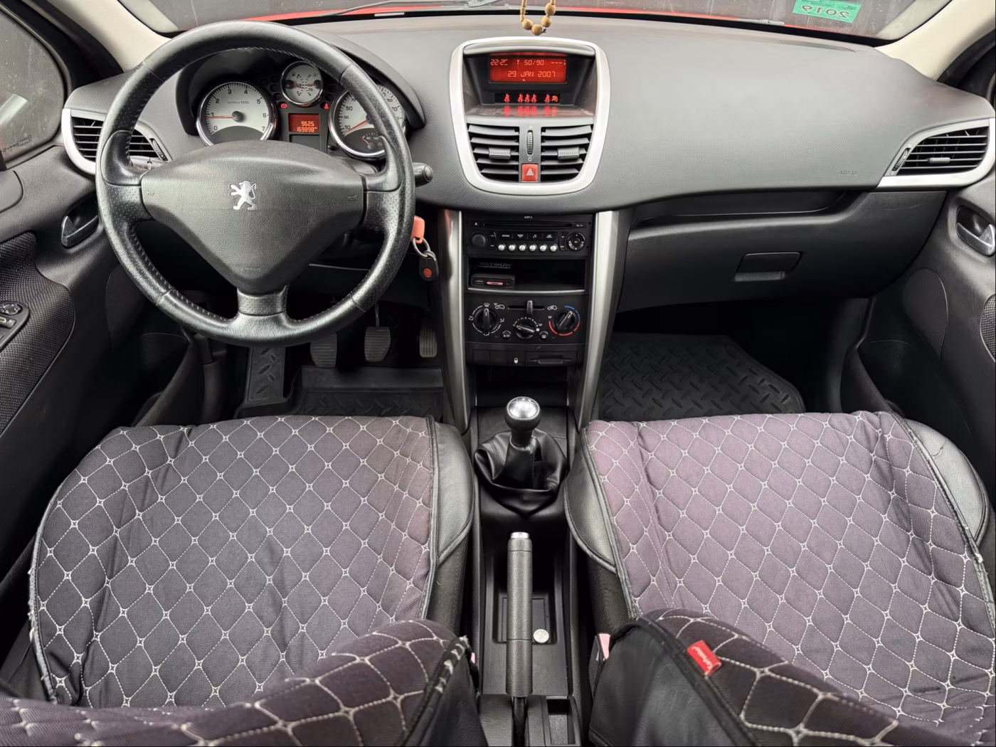 Peugeot 207 фото 8