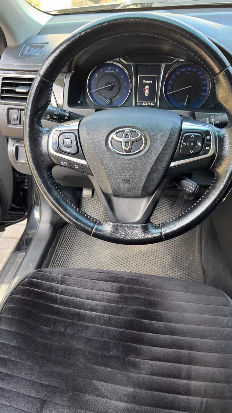 Toyota Camry фото 12