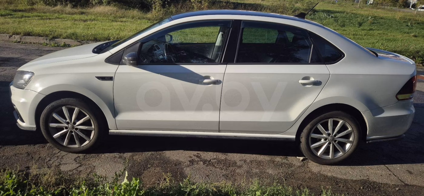 Volkswagen Polo Sedan фото 4