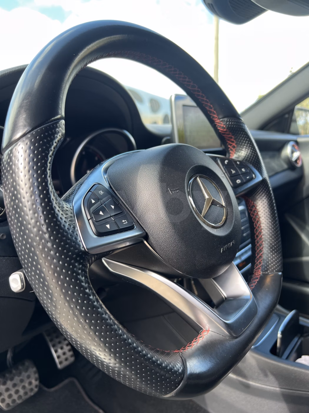 Mercedes-Benz CLA фото 19