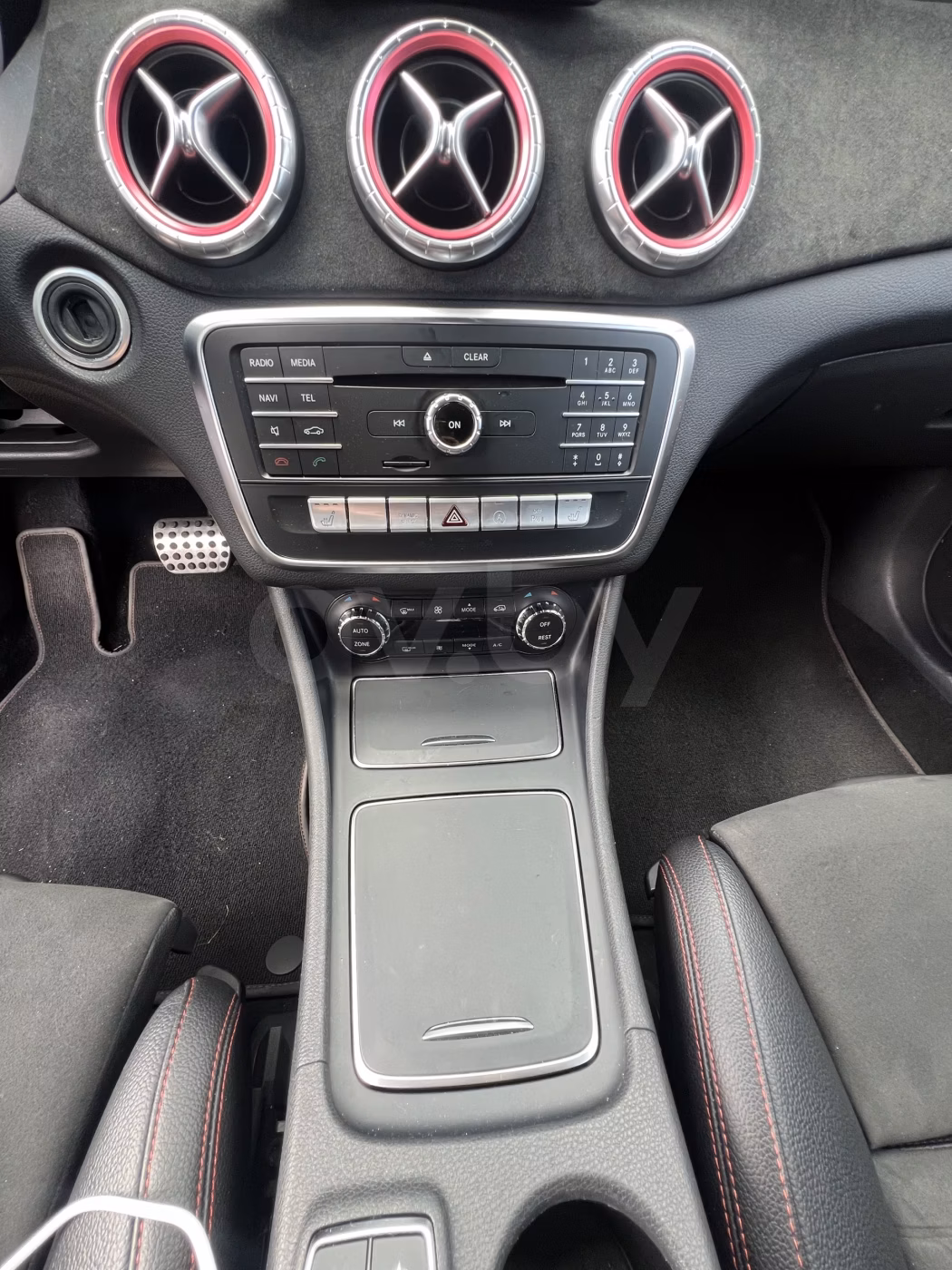 Mercedes-Benz CLA фото 23