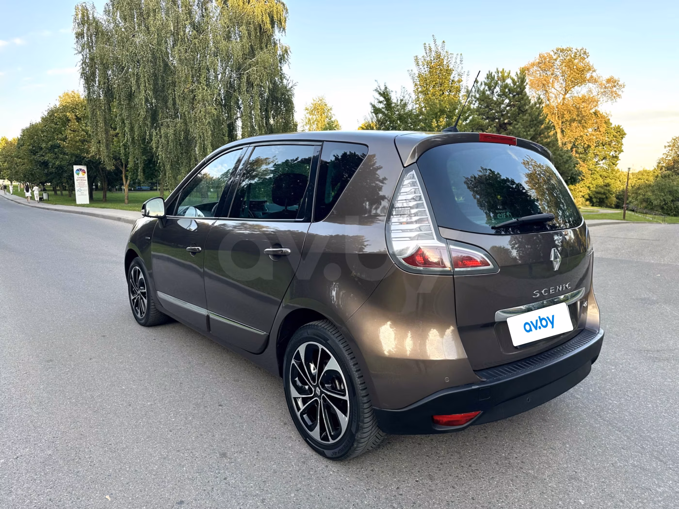 Renault Scenic фото 8