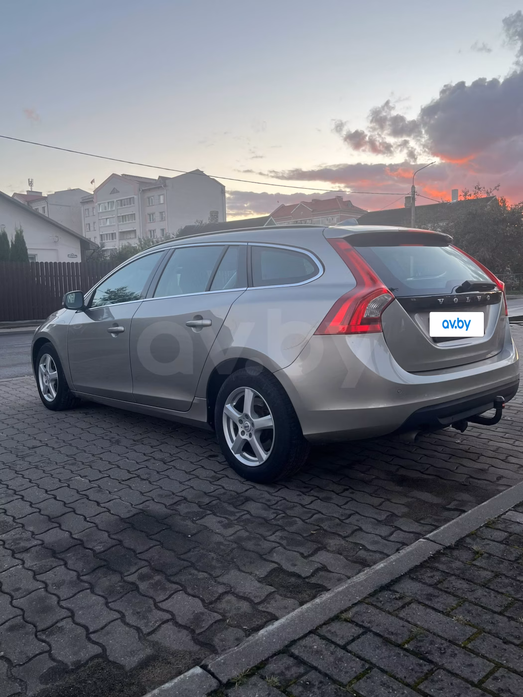 Volvo V60 фото 2