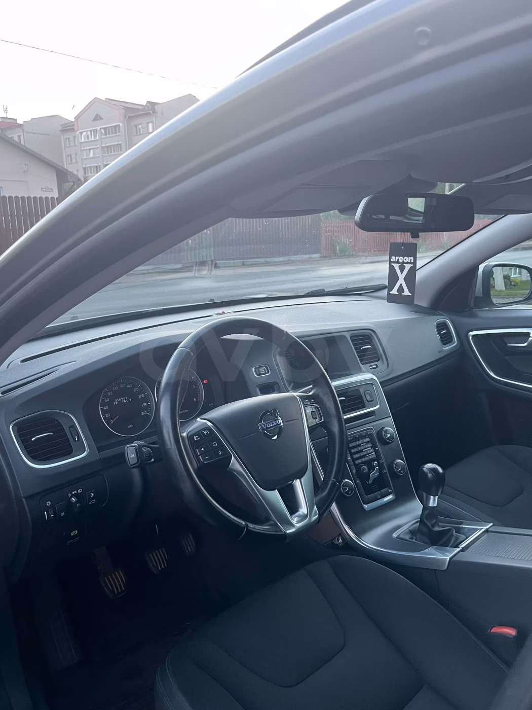Volvo V60 фото 12